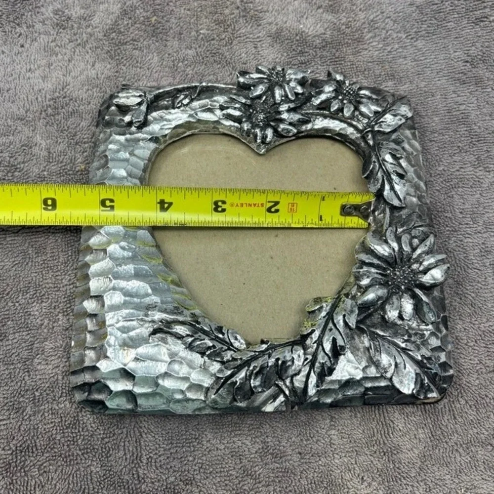 Vintage 1980s Pewter Tone Heart Picture Frame Floral Flowers Made Taiwan